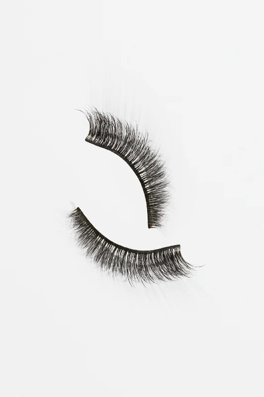 Wink Fluttery False Lashes